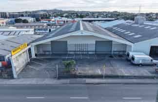 High profile Neilson St warehouse