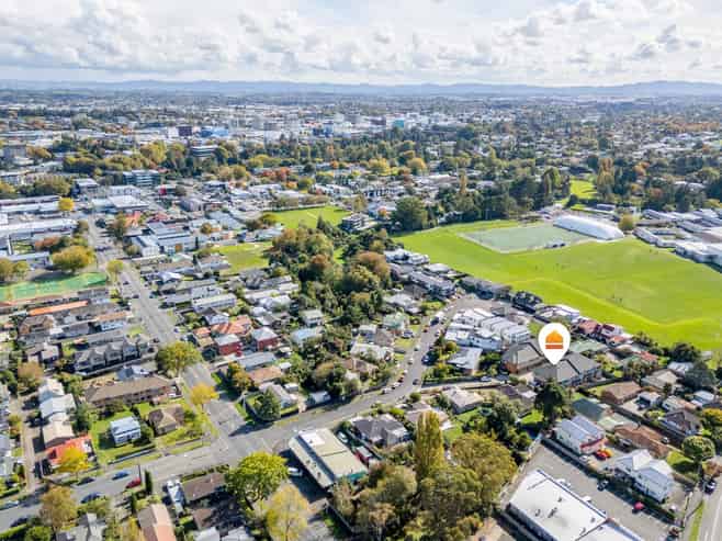 12A Kelvin Place, Hamilton East