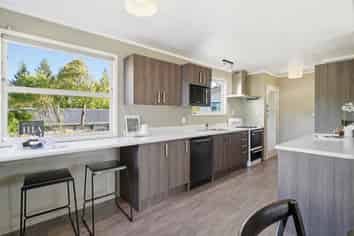 50 Alison Street, Mangakakahi