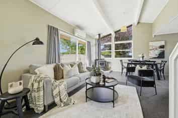 50 Alison Street, Mangakakahi