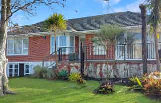 72 Tiriroa Ave, Te Atatu South