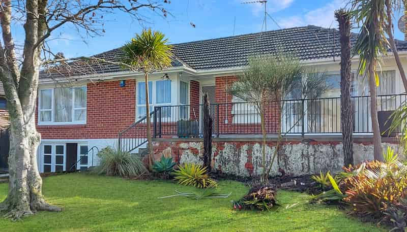 72 Tiriroa Ave, Te Atatu South