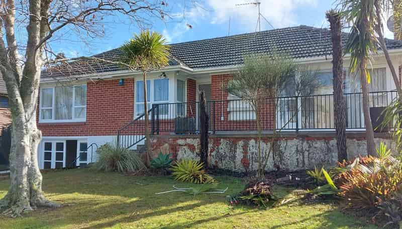 72 Tiriroa Ave, Te Atatu South