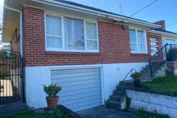 72 Tiriroa Ave, Te Atatu South