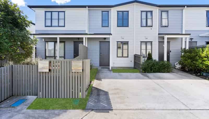 5 Saddleback Crescent, Papakura