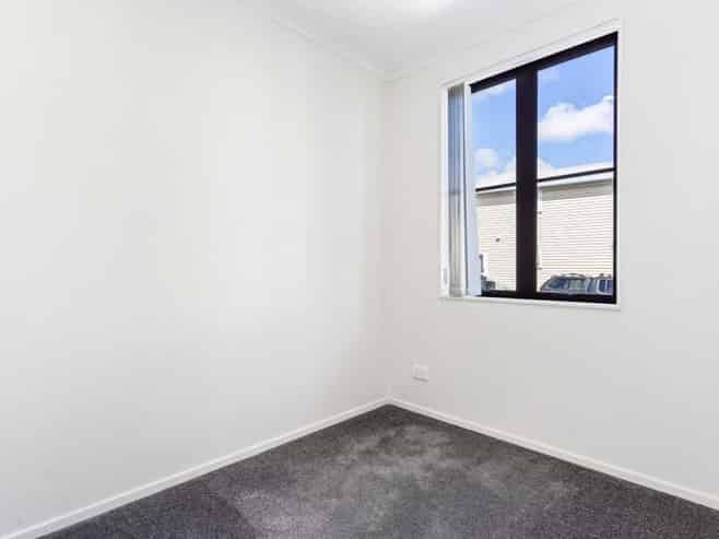 5 Saddleback Crescent, Papakura