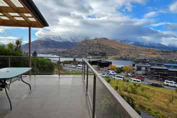 3 Saint Lukes Lane, Queenstown Hill