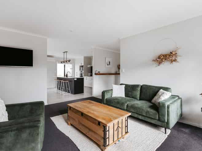 15 Clover Lane, Pyes Pa