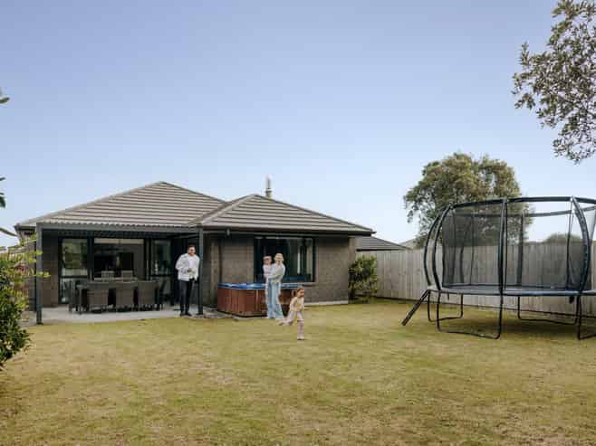 15 Clover Lane, Pyes Pa