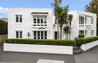 2/2 Herne Bay Road, Herne Bay