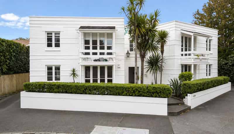 2/2 Herne Bay Road, Herne Bay