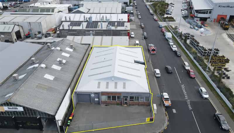  85 Thackeray Street, Waltham