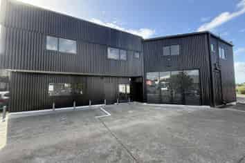 Fully Redeveloped Westgate Retail/Showroom