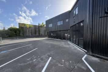 Fully Redeveloped Westgate Retail/Showroom