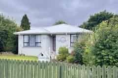 22 Constitution Avenue, Milton