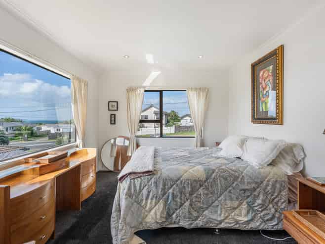 820 Whangaparaoa Road, Manly