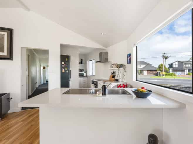 820 Whangaparaoa Road, Manly