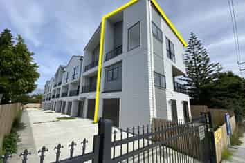 1/4052 Great North Road, Glen Eden