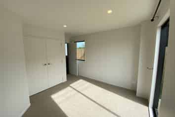 1/4052 Great North Road, Glen Eden