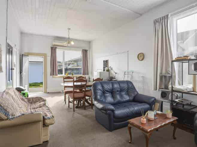 76 Bay View Road, South Dunedin