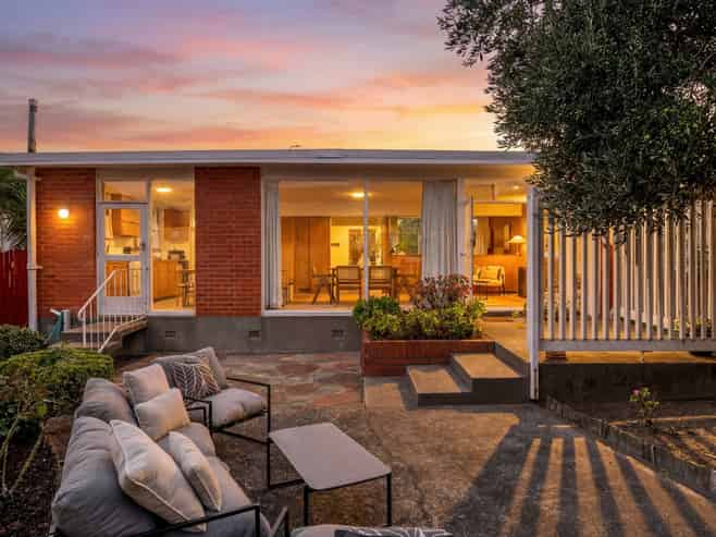 527 Broadway, Miramar