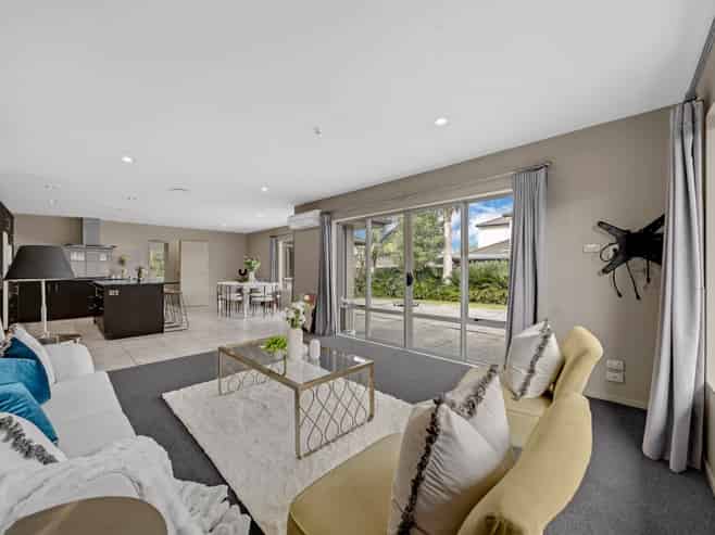 5 Alvre Place, Flat Bush