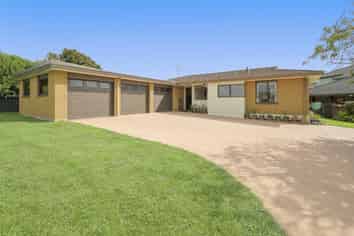 35 Clivedene Street, Matua