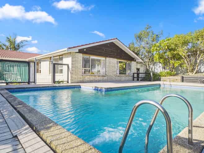 319 Albany Highway, Albany