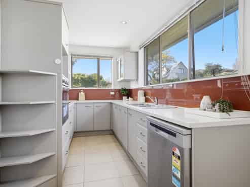 319 Albany Highway, Albany