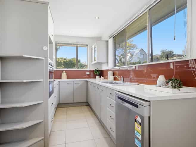 319 Albany Highway, Albany