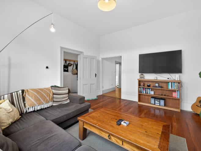 672 Worcester Street, Linwood