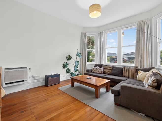 672 Worcester Street, Linwood