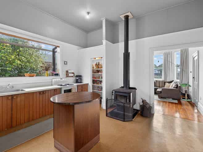 672 Worcester Street, Linwood