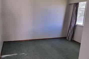 27 Dale Crescent, Pakuranga