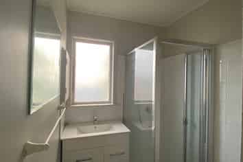 27 Dale Crescent, Pakuranga