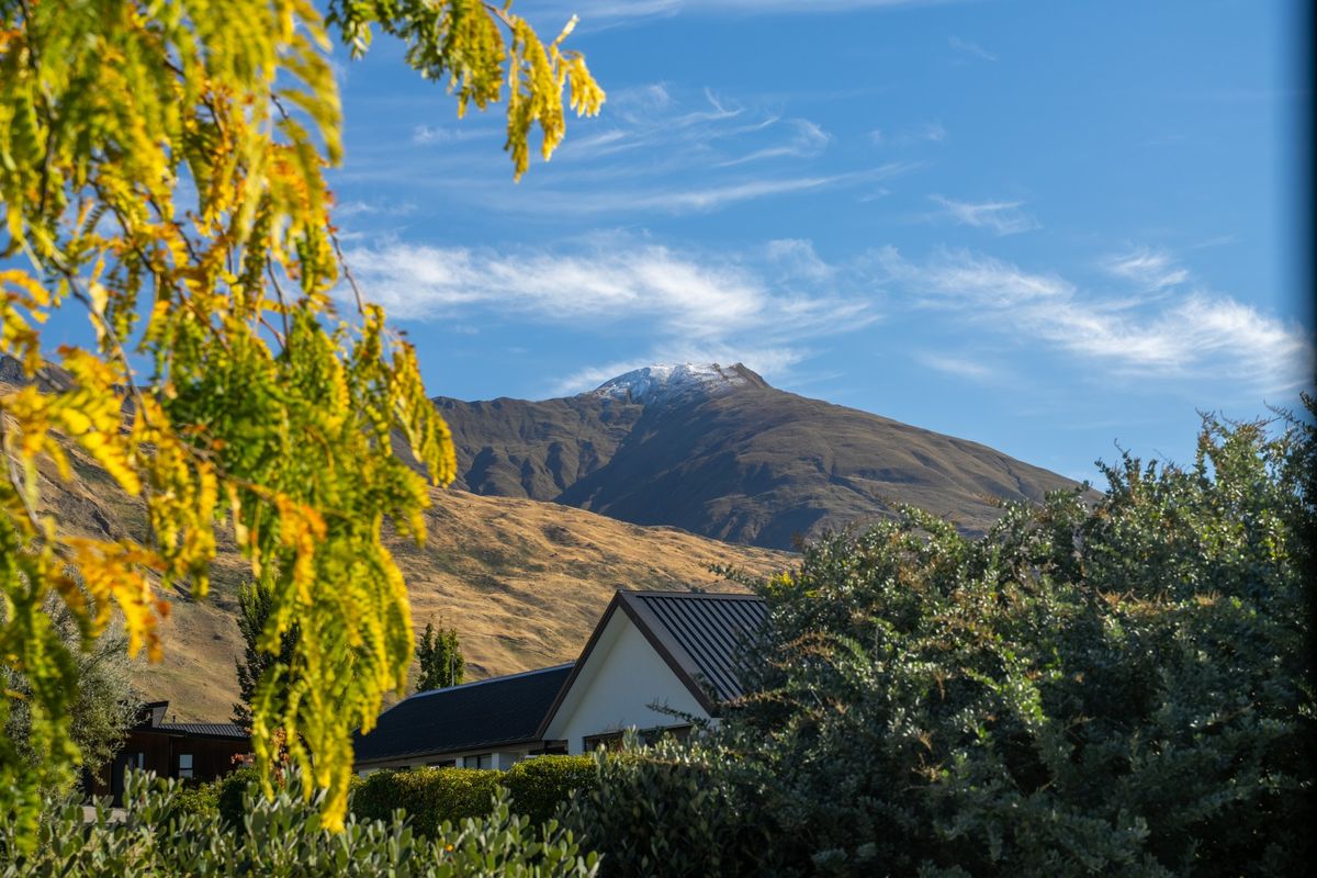 Dual Living • Mountain Views • Income Potential - Ansicht 5