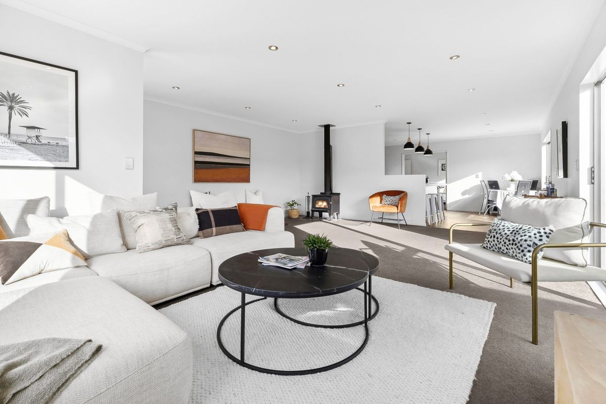 Dual Living • Mountain Views • Income Potential - Ansicht 2