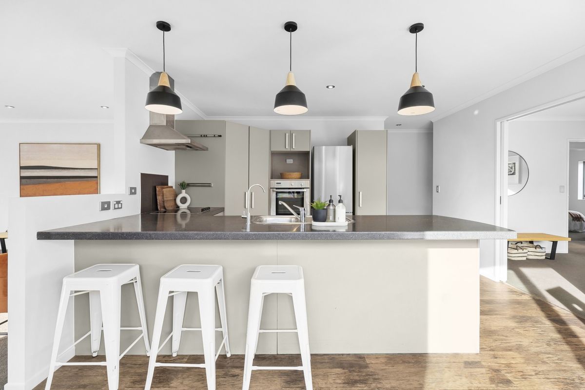Dual Living • Mountain Views • Income Potential - Ansicht 6