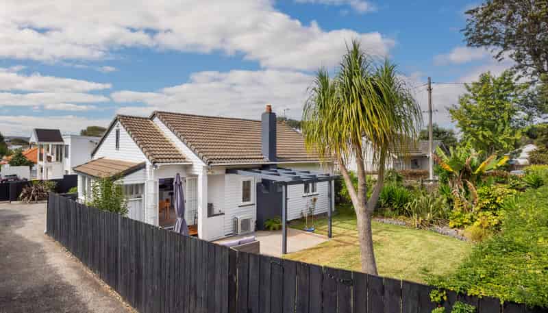 9 Lynwood Road, New Lynn