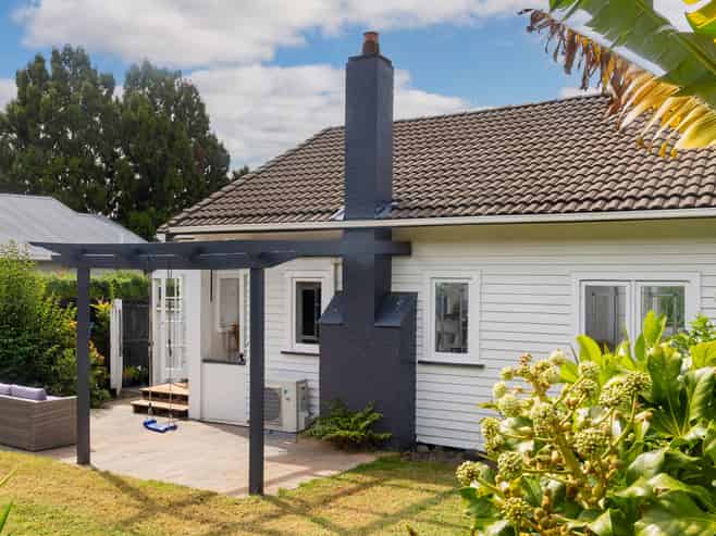 9 Lynwood Road, New Lynn