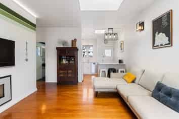 3/64  Victoria Road, Devonport