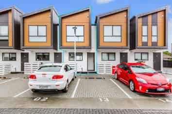 17 Red Arches Road, Henderson