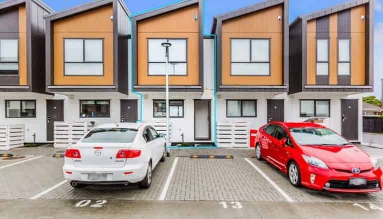 17 Red Arches Road, Henderson