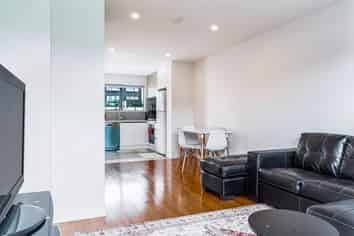 17 Red Arches Road, Henderson