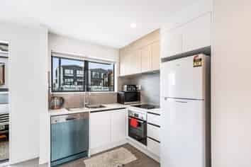 17 Red Arches Road, Henderson