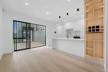 17 Karaka Village Parade, Karaka