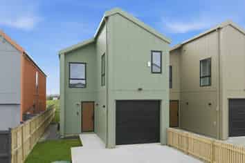 17 Karaka Village Parade, Karaka