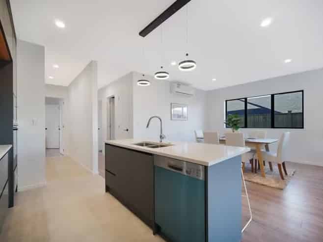 30 Cloonlyon Drive, Flat Bush