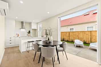 7A Waitikiri Drive, Parklands