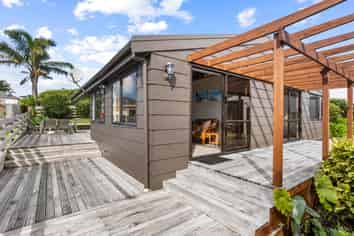 218 The Drive, Whangamata